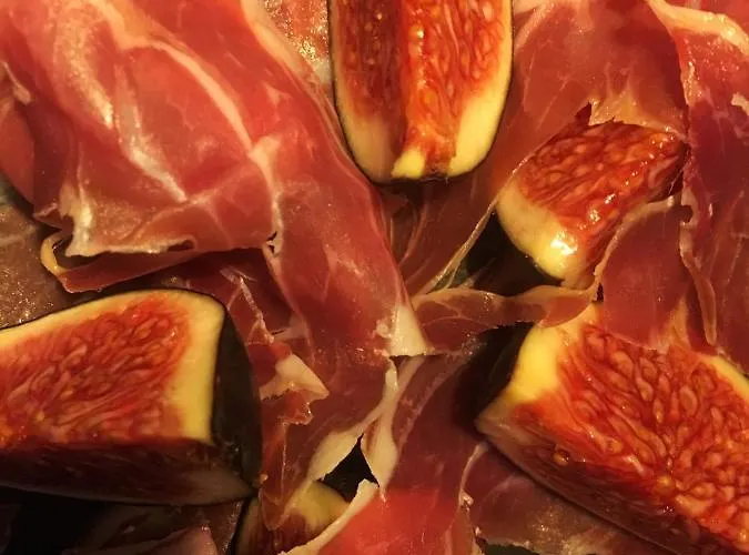 Monfra - Ospitalita Rurale, Vigneti E Cantina 비냘레